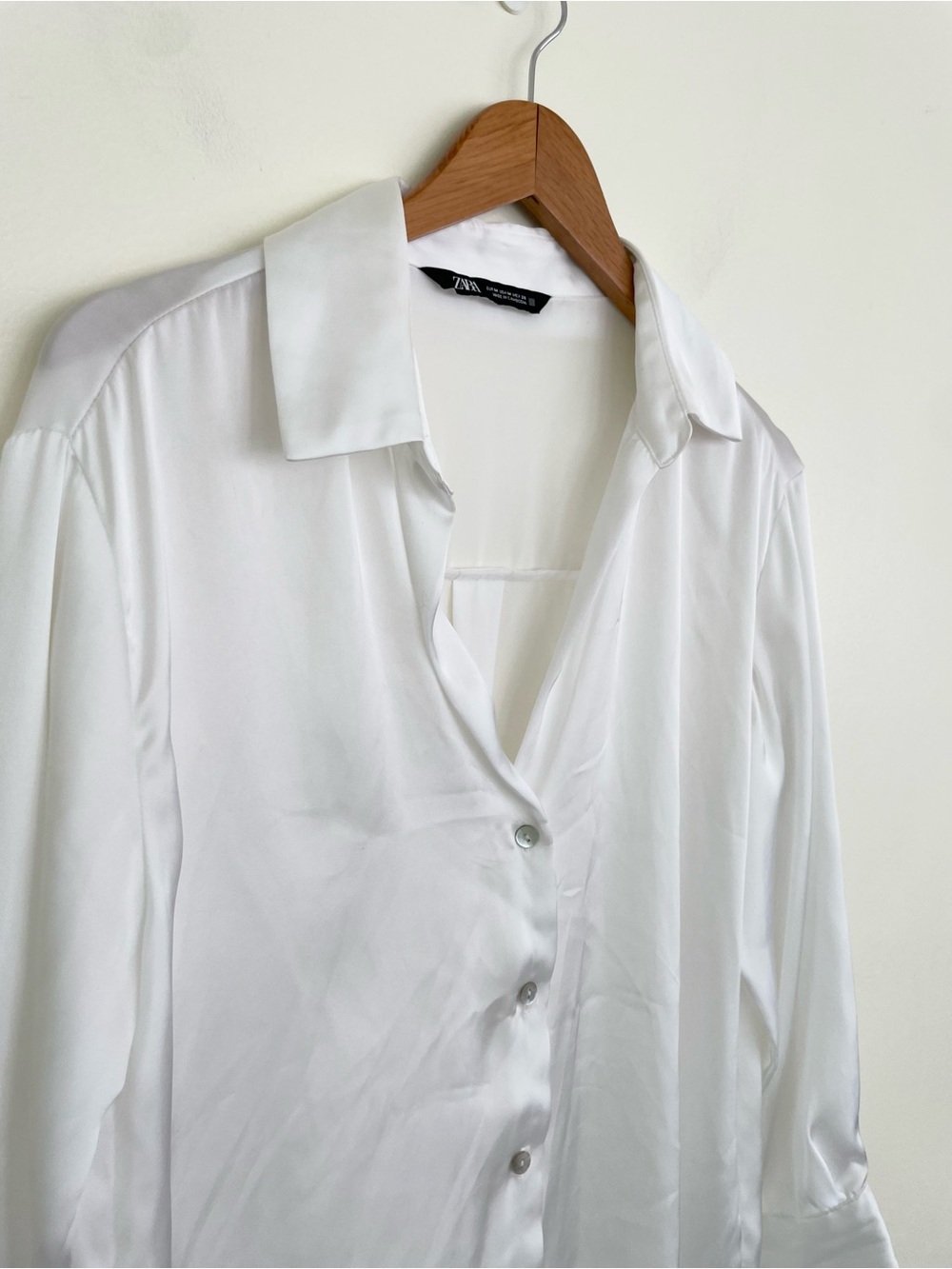 Zara White Satin Effect Button Up Shirt M Medium Long Sleeve Collared Blouse - Picture 7 of 12